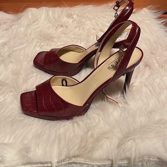 3 for 1 pairs of shoes - Picture 4 of 5